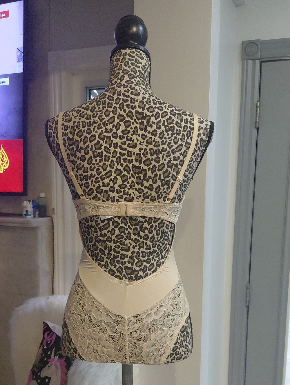 Samantha Chang Cream Lace Shapewear Bodysuit